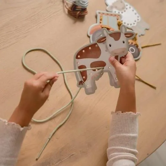 Little Dutch Lacing Cards – Little Farm